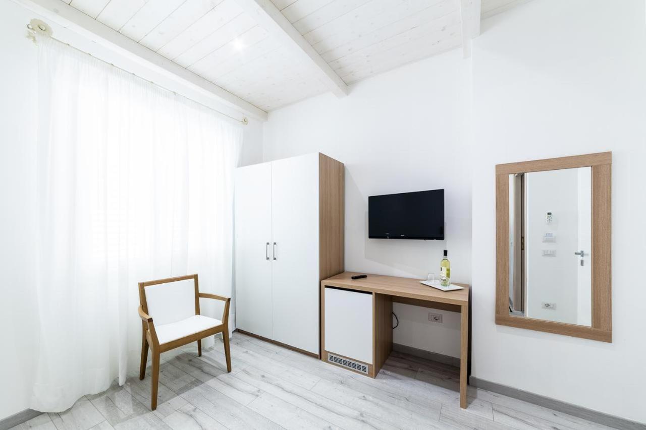La Promenade & Guest house