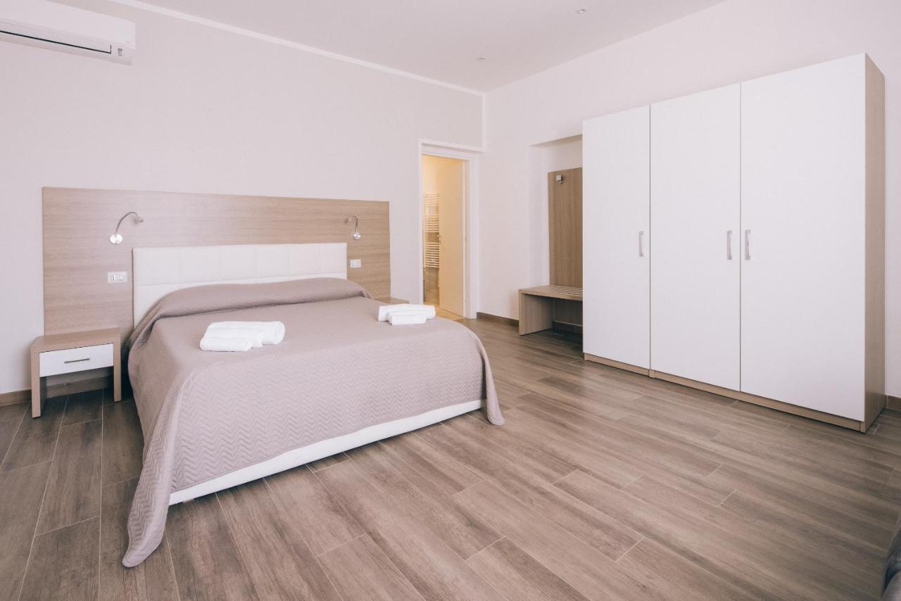 La Promenade & Guest house